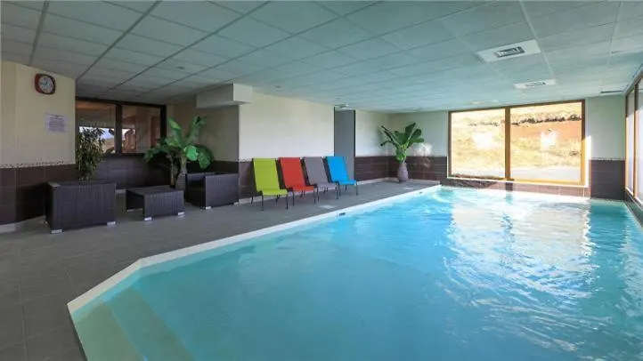 Appartement 4 Personnes Avec Piscine, Wifi, Garage Besse-et-Saint-Anastaise