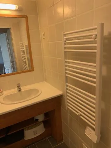 Appartement 4 Personnes Avec Piscine, Wifi, Garage Besse-et-Saint-Anastaise Apartment